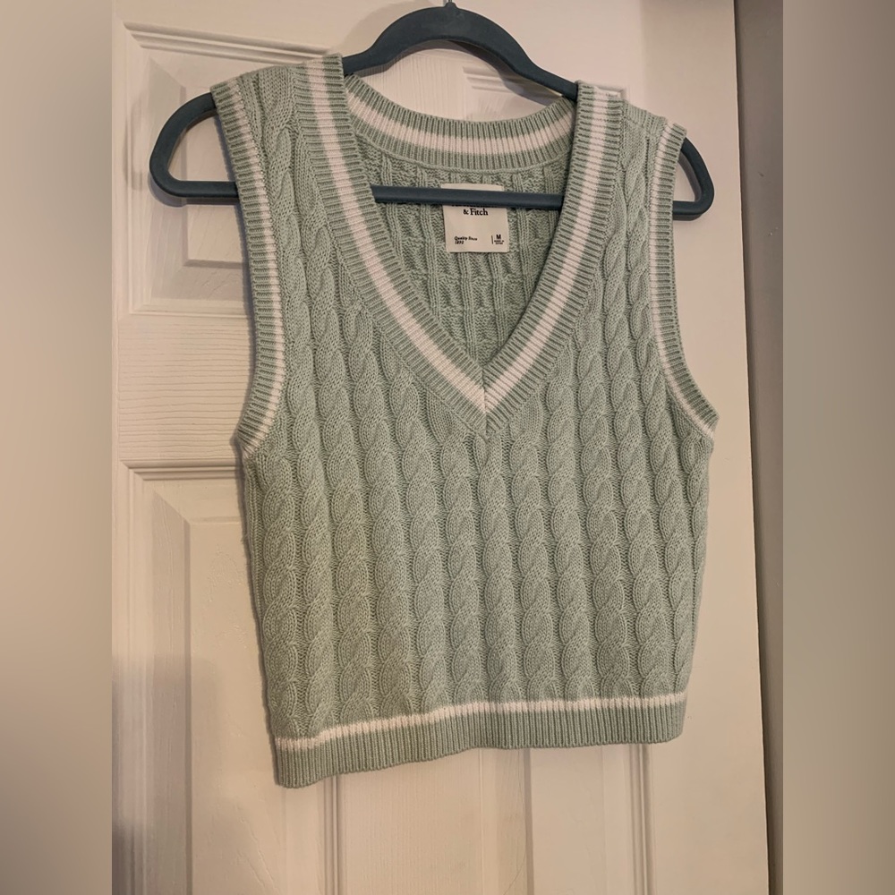 Mint green Abercrombie & Fitch sweater vest size M